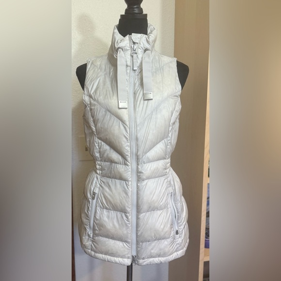 Athleta Goose Down Puffer Vest – White / Pearl – Women’s Small - Picture 3 of 8